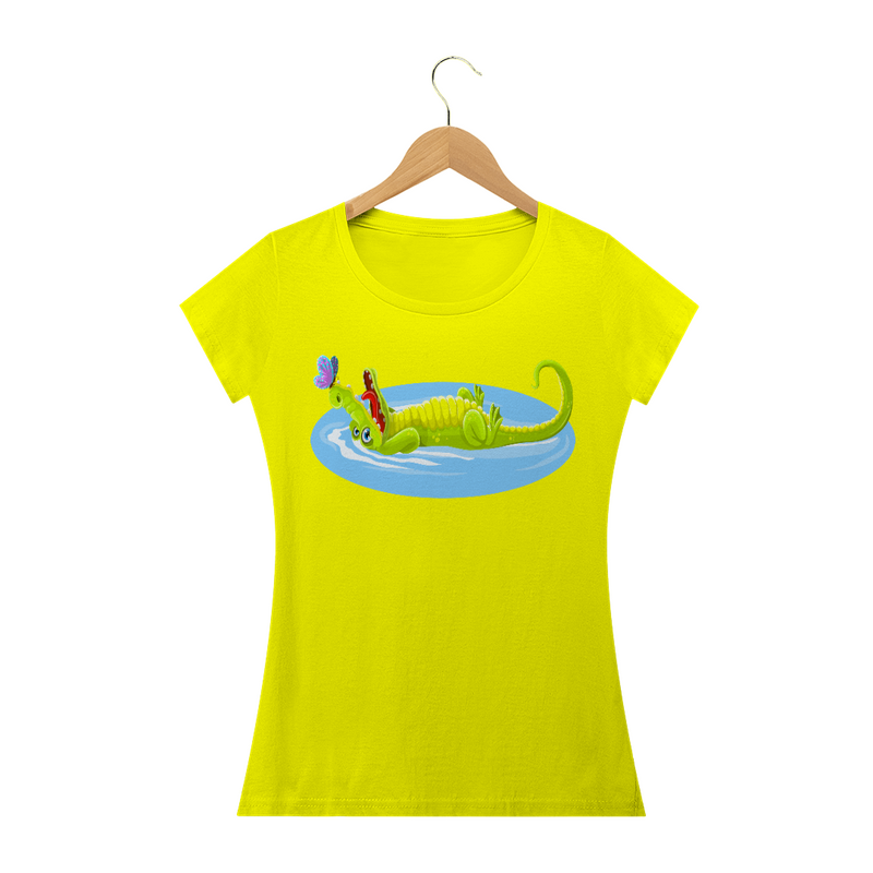 Camiseta Baby Long Quality Feminina Estampa Jacaré Relaxando na Água