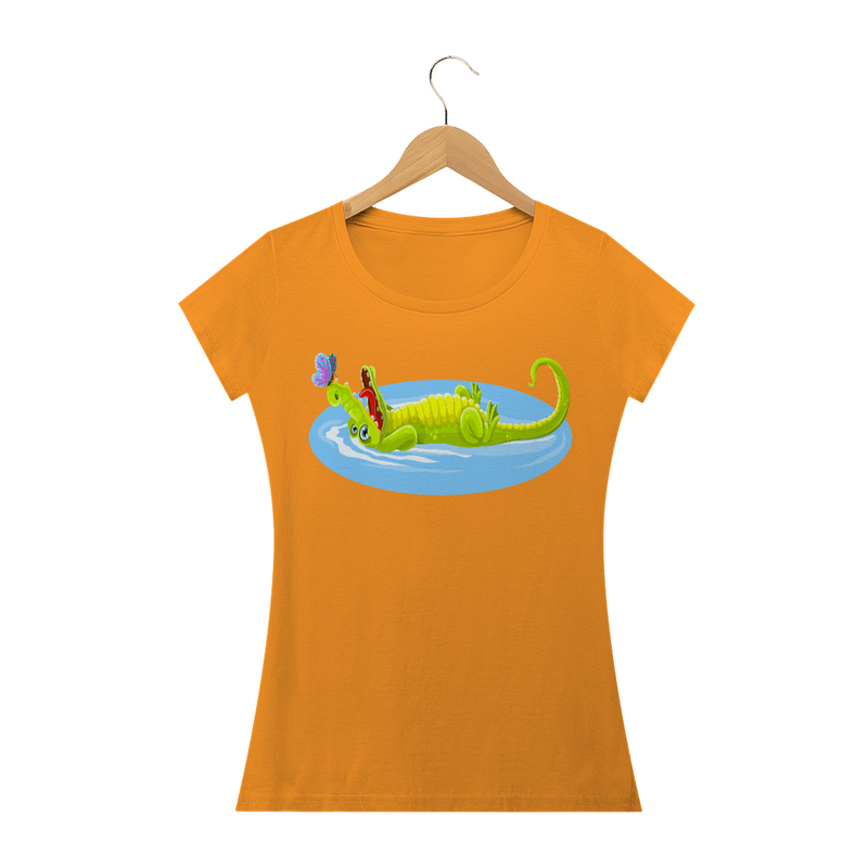 Camiseta Baby Long Quality Feminina Estampa Jacaré Relaxando na Água