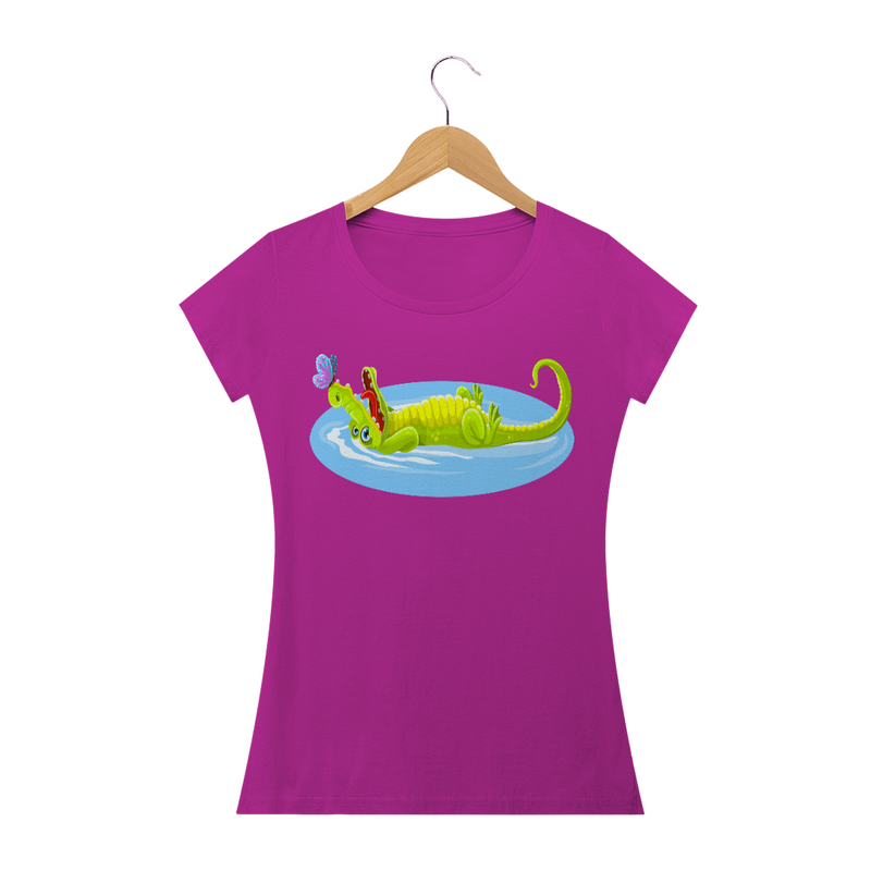 Camiseta Baby Long Quality Feminina Estampa Jacaré Relaxando na Água